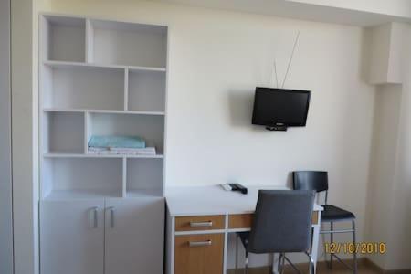 Smart-House Smart Kvartira S Kukhnei Vozle Metro. 基輔 外观 照片